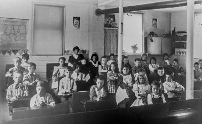 Photo of 1906 Lee Academy school class