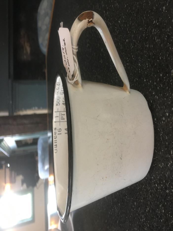 1  pint  measuring cup 