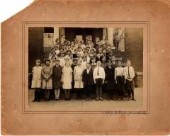 Photo of Broad Brook School Grade 6 taken May 17, 1926.