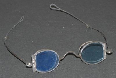 Eyeglasses (with flash)
