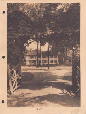 Photographs - Exterior View of the Allis-Bushnell House in 1929 from the Allis-Bushnell House Exterior and Interior Views Photo Album