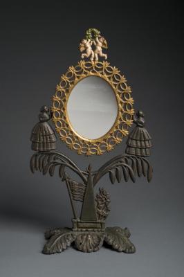 Decorative object: Dressing table mirror with Jenny Lind figures