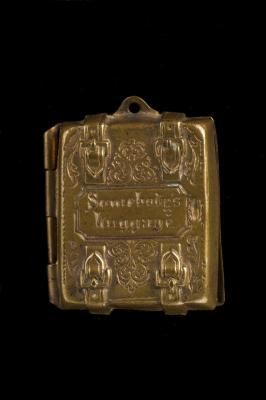Jewelry: Fairy Wedding souvenir locket