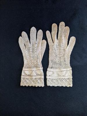 Gloves, Crocheted 