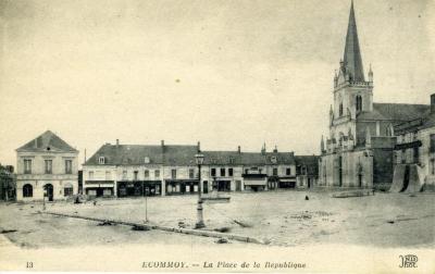 Ecommy -- La Place de la Republique postcard
