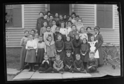Hayden Hall Students, 1902
