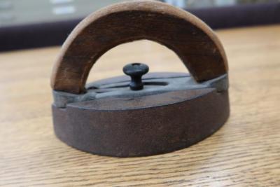 Iron, oval handle